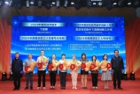 【聚力同行 共啟新程】我司參加嘉定區華亭“五一”“五四”主題慶祝活動，并以區級榮譽獲得者登臺領獎